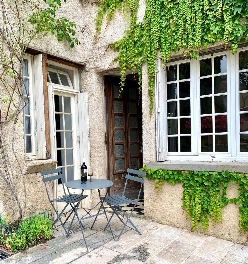 Stylish One Bedroom Apartment In A Lovely Village Saint-Vincent-Rive-dʼOlt المظهر الخارجي الصورة