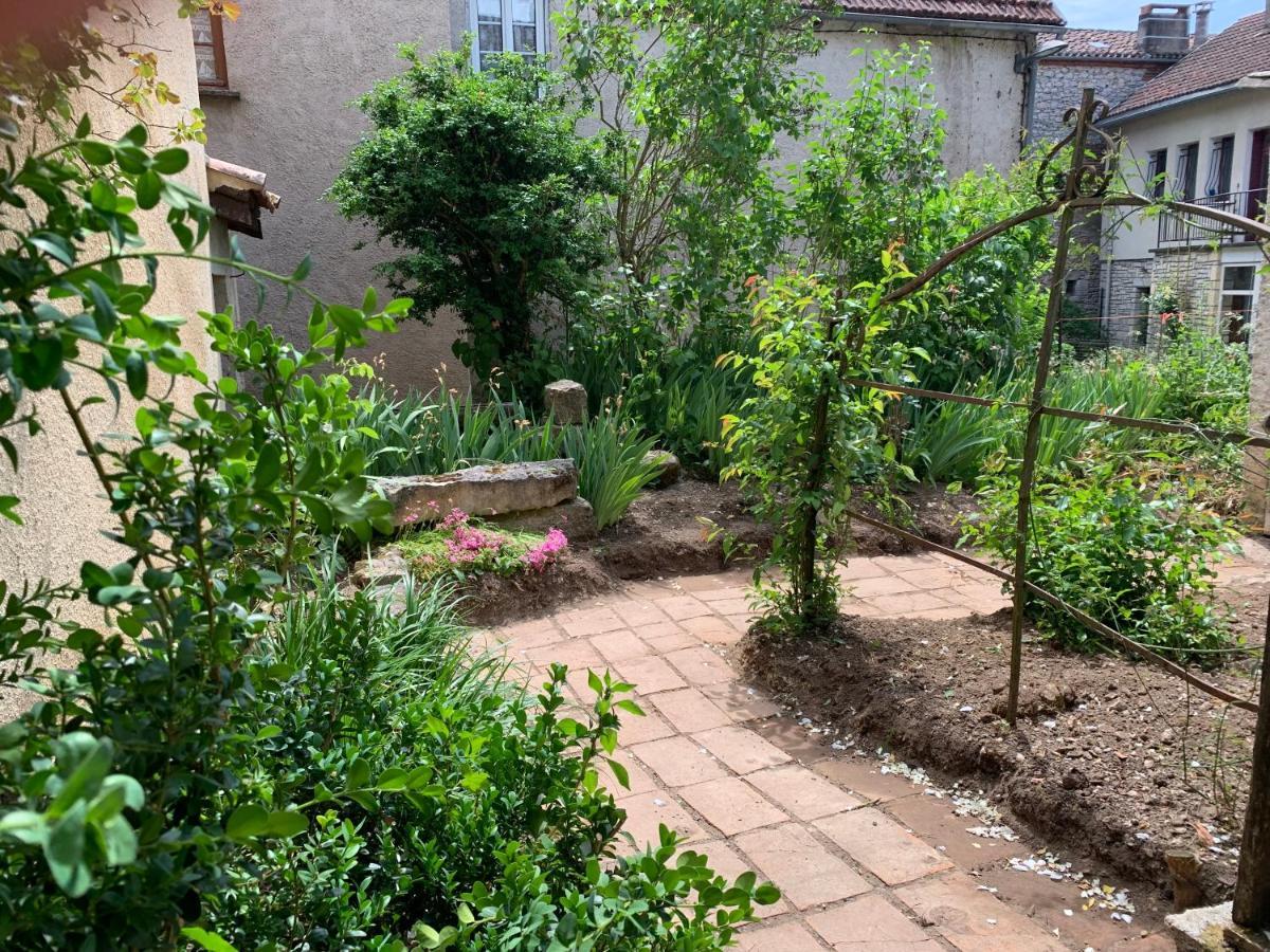 Stylish One Bedroom Apartment In A Lovely Village Saint-Vincent-Rive-dʼOlt المظهر الخارجي الصورة